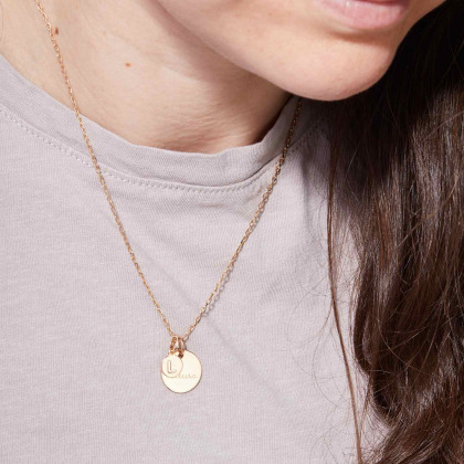 Collar personalizado con letra baño de oro merci maman