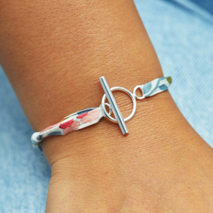 Pulsera Liberty con cierre de palanca en T baño de oro merci maman