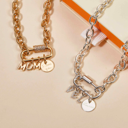 Personalisierte Lucky Charm Mini Buchstaben Halskette vergoldet merci maman