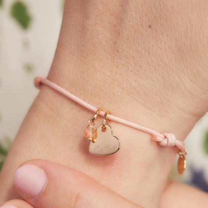 Pulsera personalizada con mini gema y corazón baño de oro merci maman