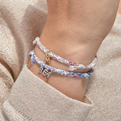 Bracelet Liberty Mini Charm Alphabet plaqué or merci maman