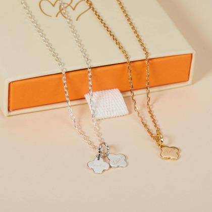 Collier personnalisé Prénom Mini Croix Romane Plaqué Or Merci Maman