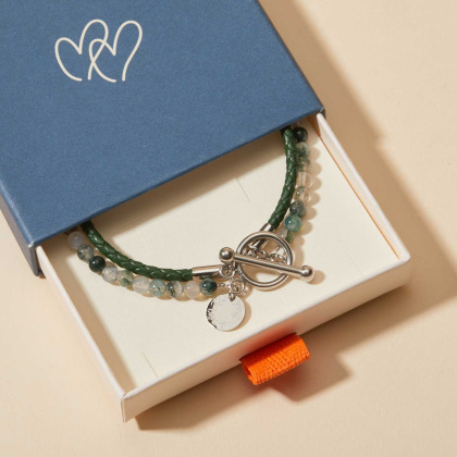 Bracelet personnalisé Perles et Cuir Vert pour homme merci maman