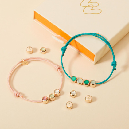 Personalisiertes Geburtsstein Perlen Initialen Armband vergoldet merci maman
