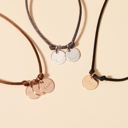 Collar personalizado gargantilla con cordón y nombre Merci Maman