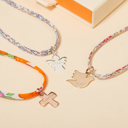 Le collier personnalisé Liberty Baptême ou Communion plaqué or merci maman