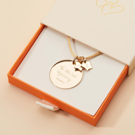 Personalisierte Satin Halskette mit großem Plättchen und Anhängern vergoldet merci maman