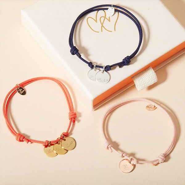 https://www.mercimamanboutique.com/de/personalisiertes-namensarmband